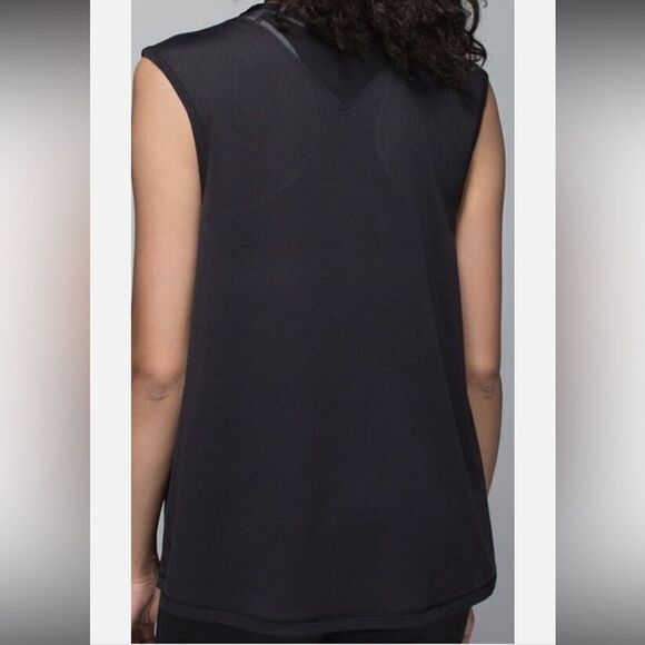 Lululemon Lab Edge Tee Sleeveless Tank Top Black Knit Mesh "V" Insert size Small - Picture 12 of 14